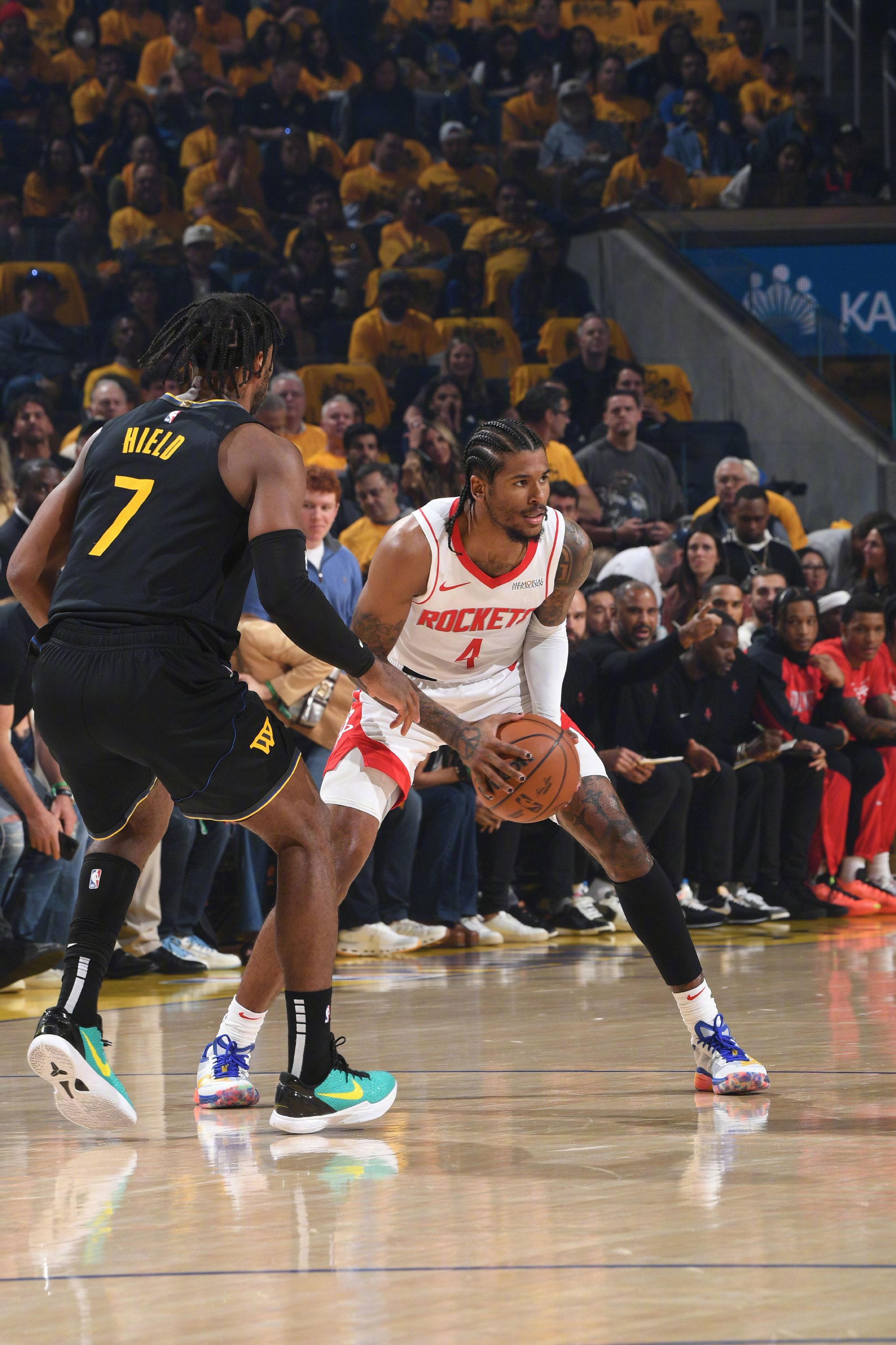 包含犹他爵士赛前远射贴柱，志在NBA季后赛名次提升，话题不断，球队文化再被提及的词条